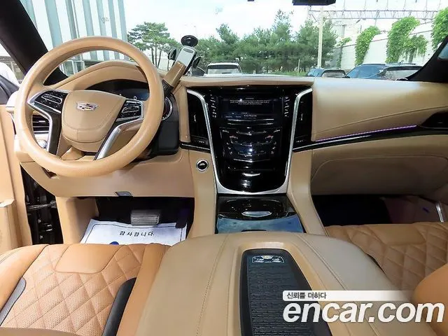 CADILLAC ESCALADE 2018 — 74 670 км, чёрный, Корея — под ключ — фото 7