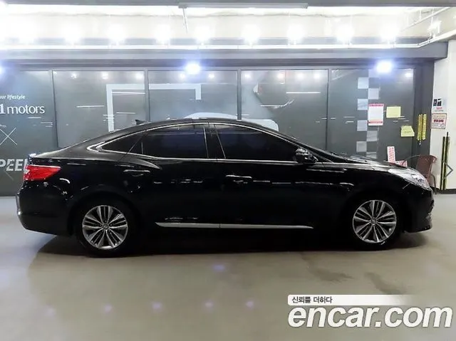HYUNDAI GRANDEUR 2016 — 71 849 км, чёрный, Корея — под ключ — фото 3