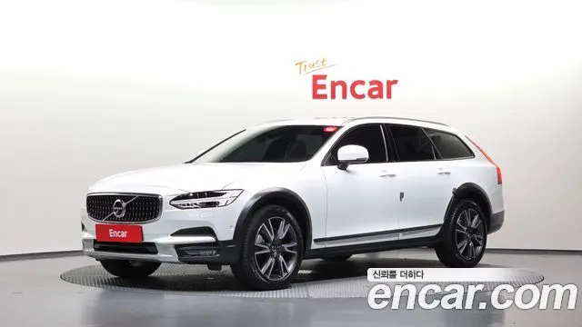 VOLVO V90 CROSS COUNTRY 2019 — 139 172 км, белый, Корея — под ключ — фото 1