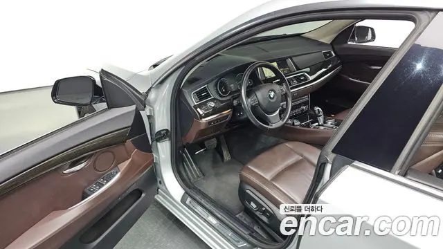 BMW 5 SERIES GT 2017 — 143 822 км, серебристый, Корея — под ключ — фото 11