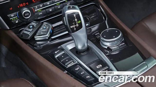 BMW 5 SERIES GT 2017 — 143 822 км, серебристый, Корея — под ключ — фото 9