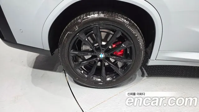 BMW X4 2025 — 4 566 км, светло-серебристый, Корея — под ключ — фото 5