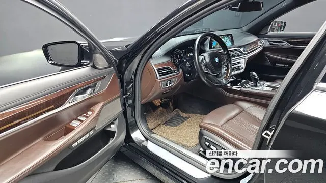 BMW 7 SERIES 2016 — 179 386 км, чёрный, Корея — под ключ — фото 10