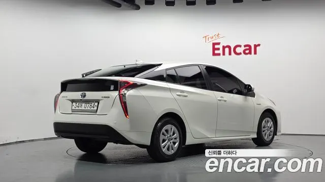 TOYOTA PRIUS 2016
