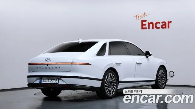 HYUNDAI GRANDEUR HYBRID — из Кореи под ключ
