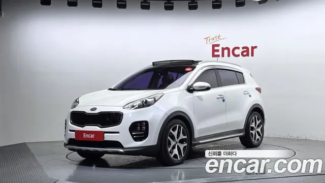KIA SPORTAGE 2016 — 176 383 км, белый, Корея — под ключ — фото 1