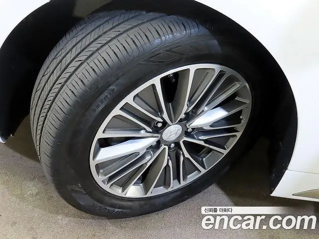 HYUNDAI GRANDEUR HYBRID 2019 — 215 348 км, белый, Корея — под ключ — фото 7