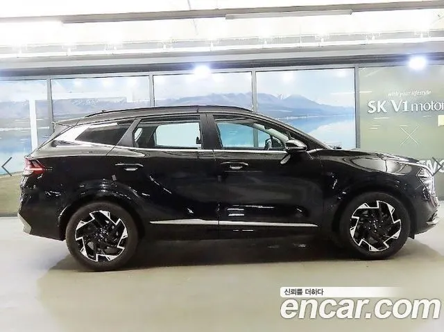 KIA SPORTAGE HYBRID 2022 — 77 797 км, чёрный, Корея — под ключ — фото 2