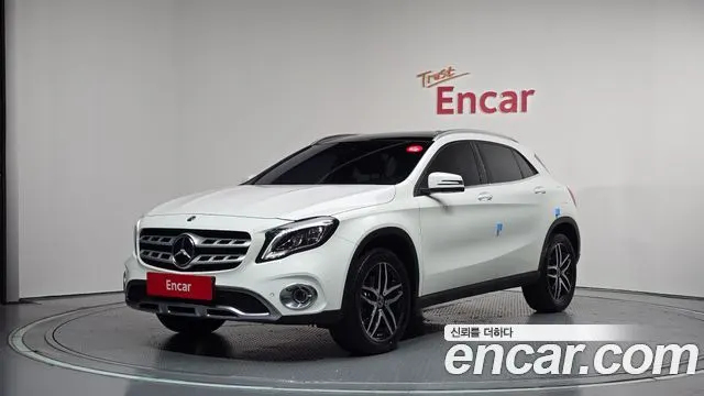MERCEDES-BENZ GLA-CLASS X156 2019