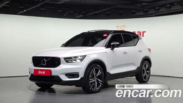 VOLVO XC40 2019 — 137 681 км, белый, Корея — под ключ — фото 1