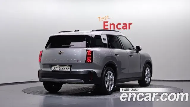 MINI COOPER S COUNTRYMAN 2025 — 14 086 км, серебристо-серый, Корея — под ключ — фото 2
