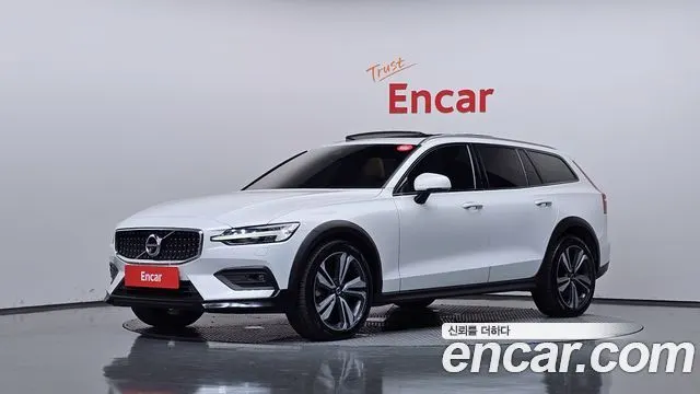 VOLVO V60 CROSS COUNTRY — из Кореи под ключ