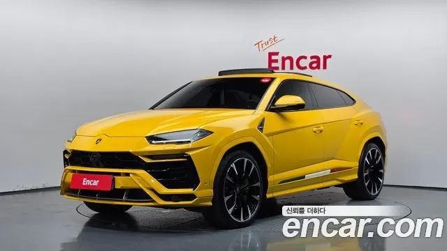 LAMBORGHINI URUS 2020