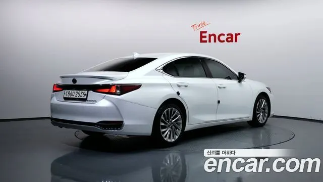 LEXUS ES300H — из Кореи под ключ