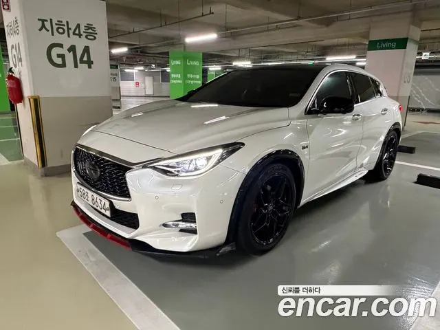 INFINITI Q30 2017