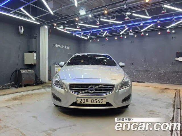 VOLVO V60 2012