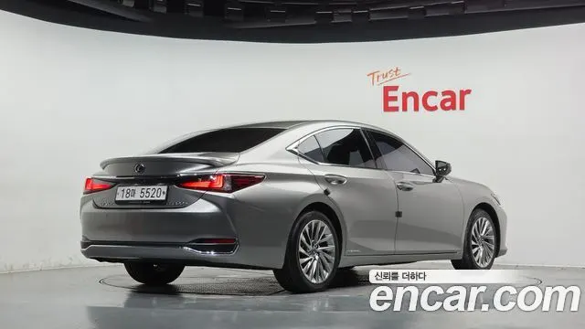 LEXUS ES300H — из Кореи под ключ