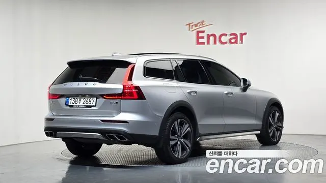 VOLVO V60 CROSS COUNTRY — из Кореи под ключ