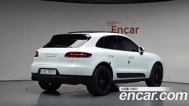 PORSCHE MACAN 2018 — 83 035 км, белый, Корея — под ключ — фото 1