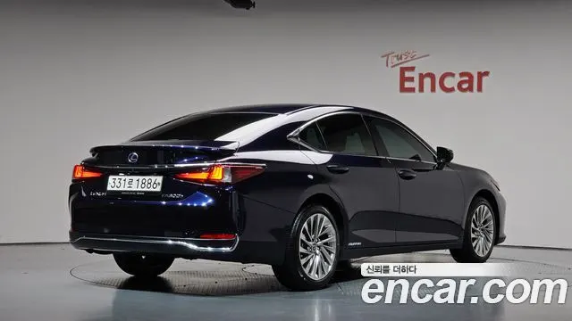 LEXUS ES300H — из Кореи под ключ