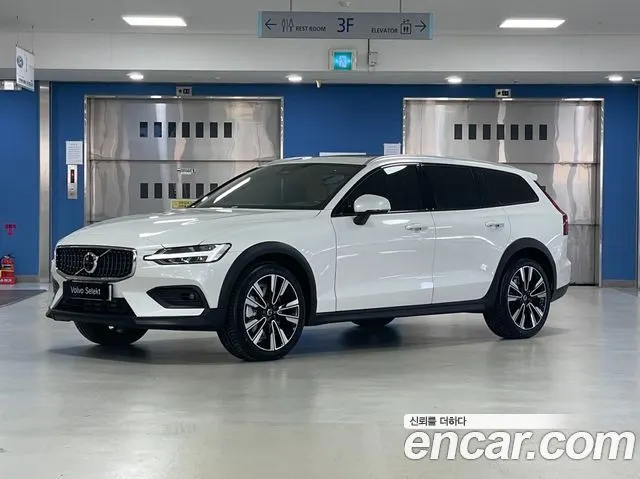 VOLVO V60 CROSS COUNTRY — из Кореи под ключ