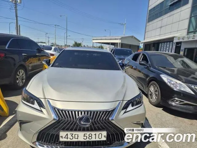 LEXUS ES300H — из Кореи под ключ