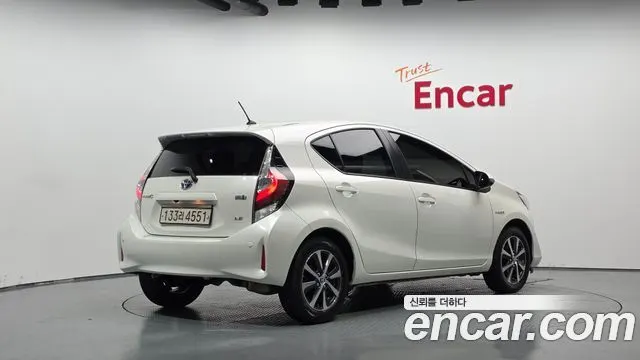 TOYOTA PRIUS C 2019
