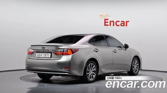 LEXUS ES300H — из Кореи под ключ