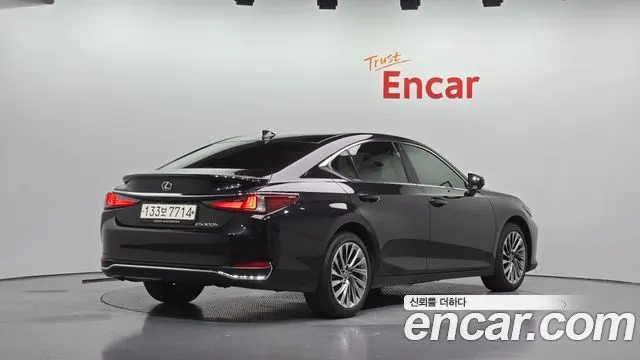 LEXUS ES300H — из Кореи под ключ