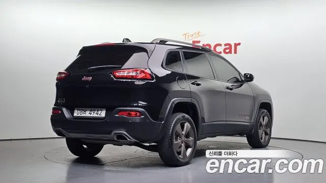 JEEP CHEROKEE 2016 — 99 469 км, чёрный, Корея — под ключ — фото 2