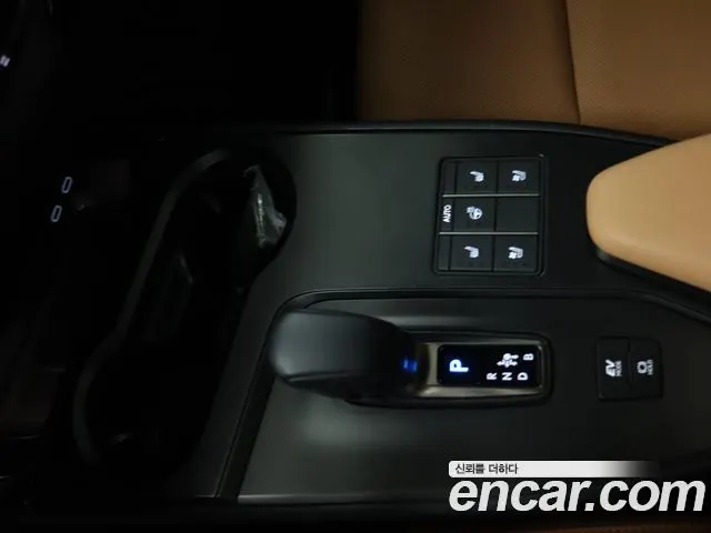 LEXUS UX300H 2026 — 4 528 км, светло-золотистый, Корея — под ключ — фото 9