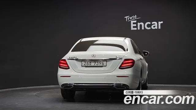 MERCEDES-BENZ E-CLASS W213 2017 — 192 915 км, белый, Корея — под ключ — фото 4