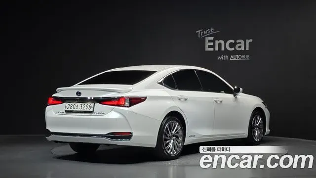 LEXUS ES300H — из Кореи под ключ