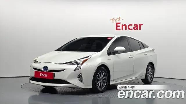 TOYOTA PRIUS 2017