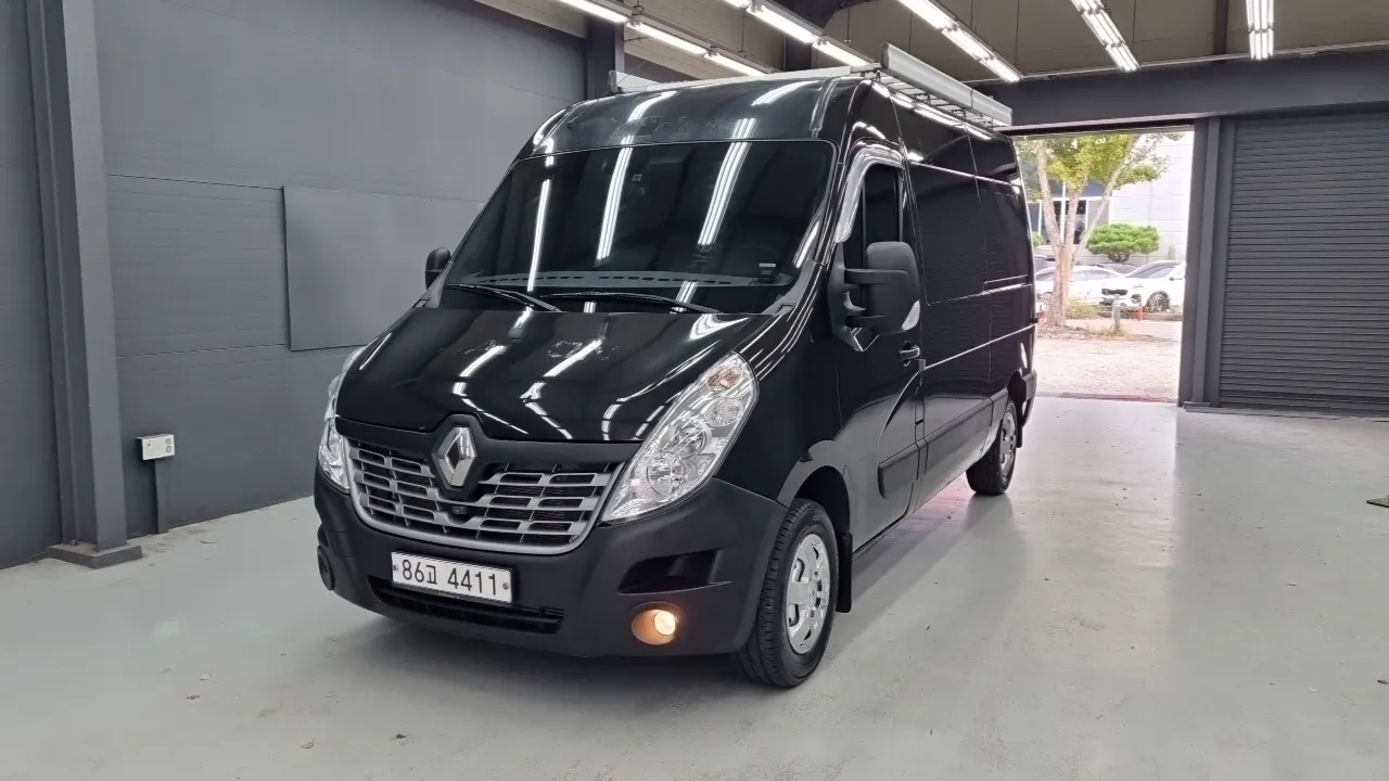 RENAULT KOREA MASTER 2019 — 53 000 км, чёрный, Корея — под ключ — фото 12