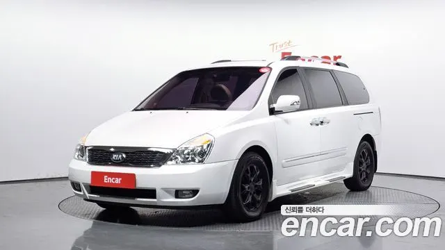 KIA CARNIVAL R 2013