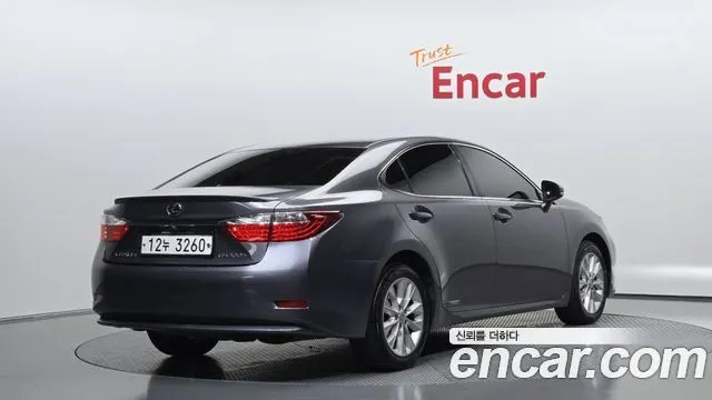 LEXUS ES300H — из Кореи под ключ