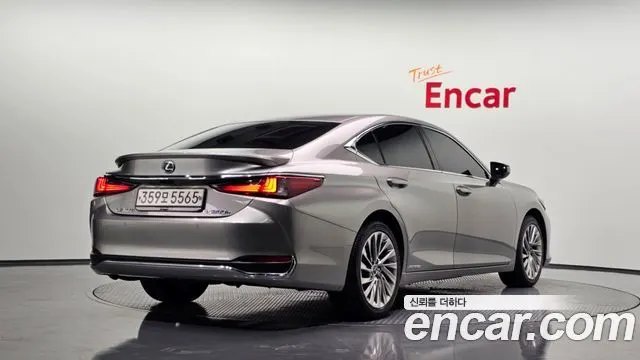 LEXUS ES300H — из Кореи под ключ