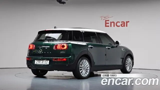 MINI COOPER CLUBMAN 2018 — 105 239 км, тёмно-зелёный, Корея — под ключ — фото 1