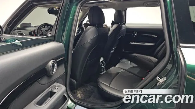 MINI COOPER CLUBMAN 2018 — 105 239 км, тёмно-зелёный, Корея — под ключ — фото 12