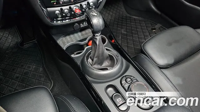 MINI COOPER CLUBMAN 2018 — 105 239 км, тёмно-зелёный, Корея — под ключ — фото 9
