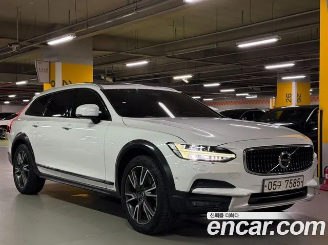 VOLVO V90 CROSS COUNTRY 2018 — 60 348 км, белый, Корея — под ключ — фото 11
