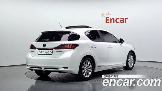LEXUS CT200H — из Кореи под ключ