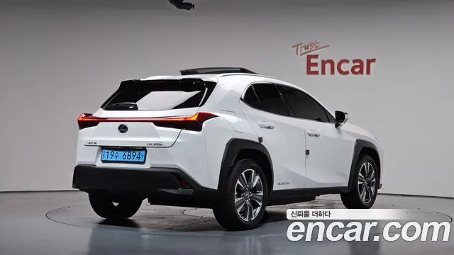 LEXUS UX300E 2022