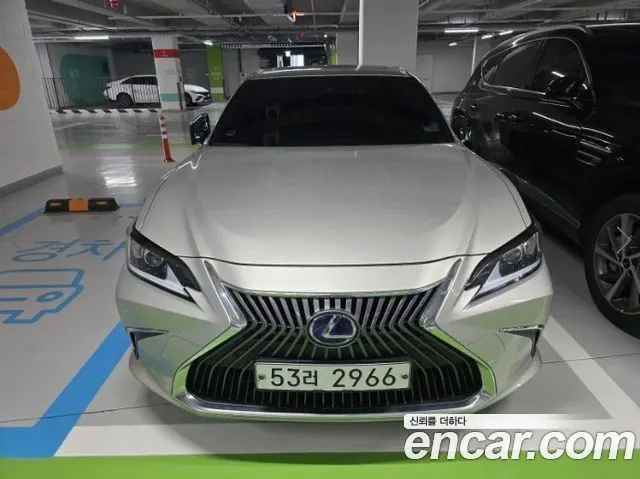 LEXUS ES300H — из Кореи под ключ