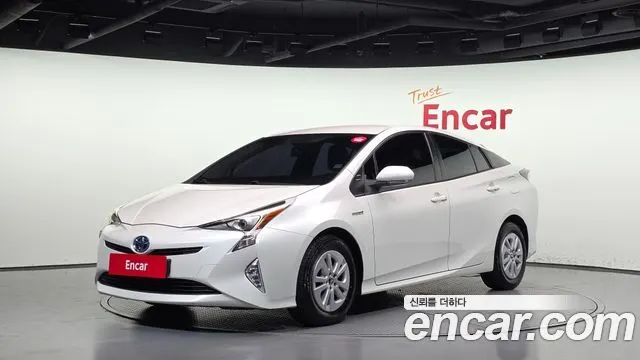 TOYOTA PRIUS 2017
