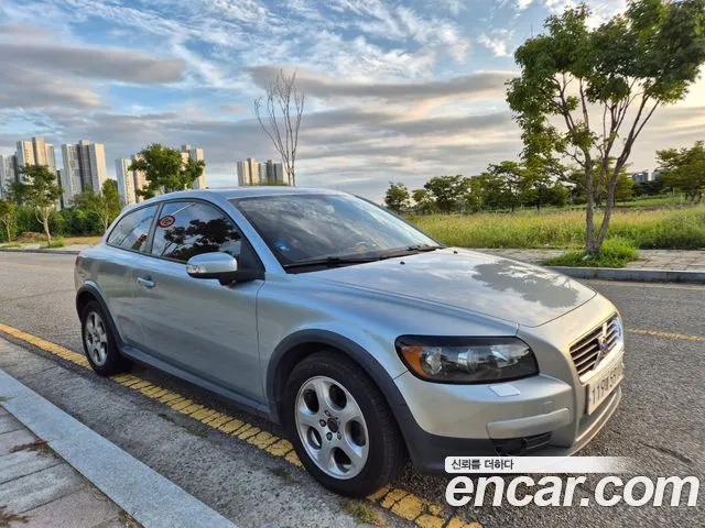 VOLVO C30 2009 — 95 000 км, серебристо-серый, Корея — под ключ — фото 1