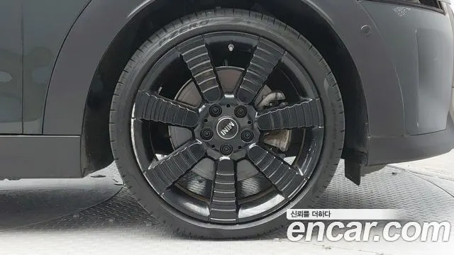 MINI COOPER S 2023 — 21 780 км, тёмно-зелёный, Корея — под ключ — фото 8