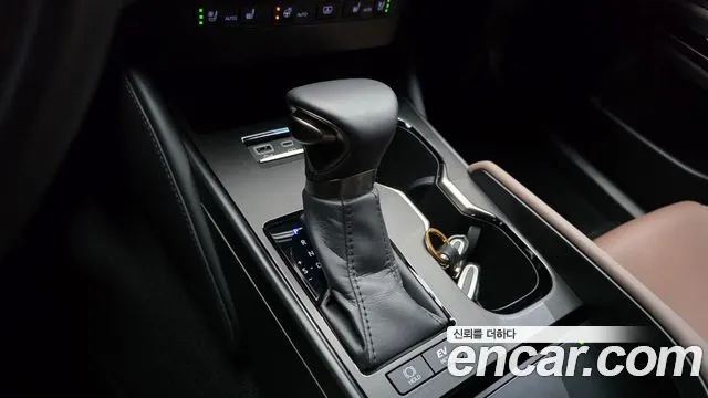 LEXUS ES300H 2025 — 14 274 км, светло-золотистый, Корея — под ключ — фото 9