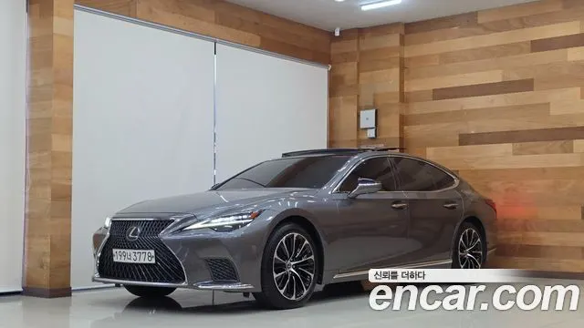 LEXUS LS500 2022